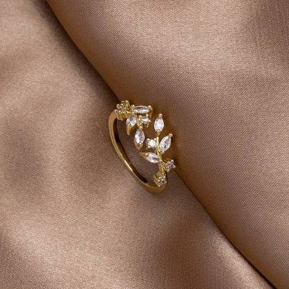 Anello in Vite di Cristallo in Oro 18K